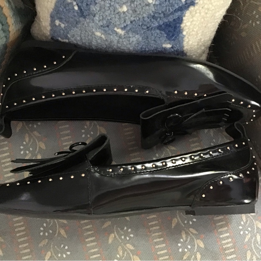 Kelsi Dagger Black Patent Leather Flats with Bow Detail - Picture 3 of 9